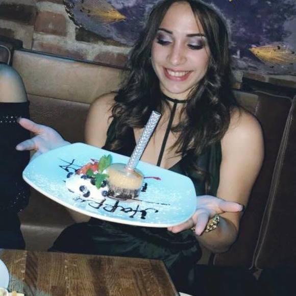 Meet your Posher, Lorena - Picture 1 of 1